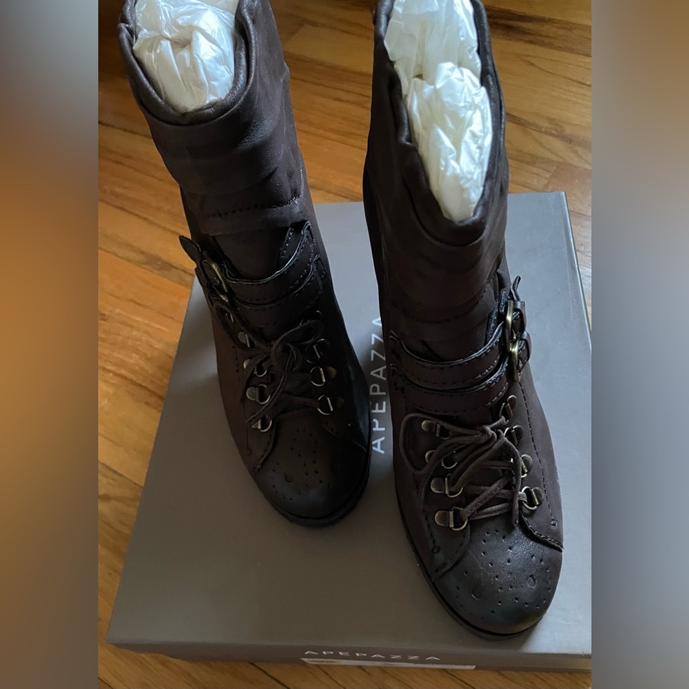 Apepazza ‘Strasburgo’ high heeled booties. Dark brown. Size 7. New in box.